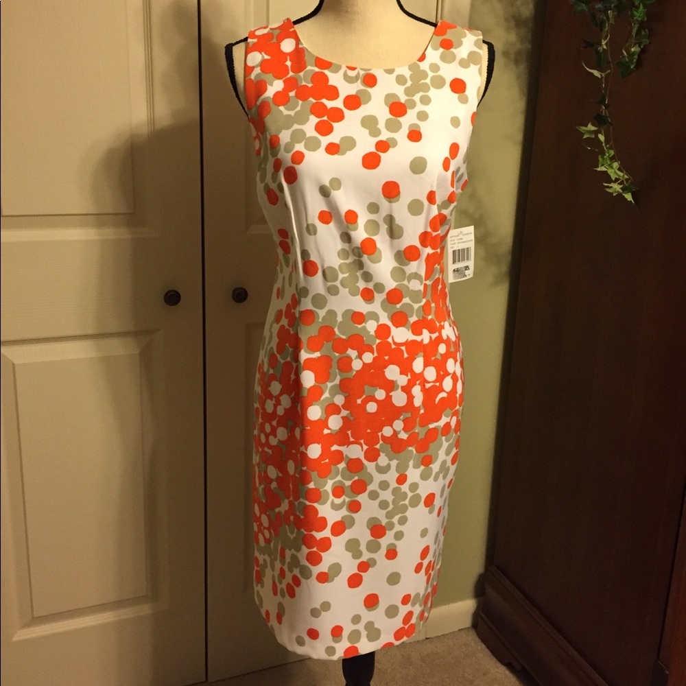 Ronni Nicole sleeveless dress size 6. NWT